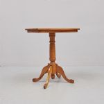 1222 3514 PEDESTAL TABLE